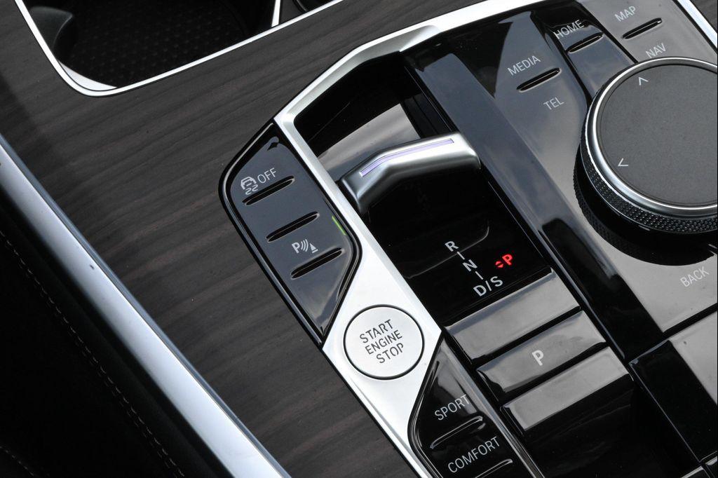 new 2026 BMW X7 car, priced at $98,512