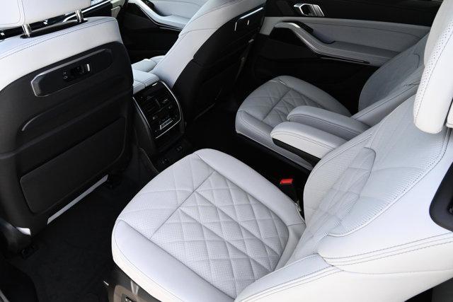 new 2026 BMW X7 car, priced at $102,305