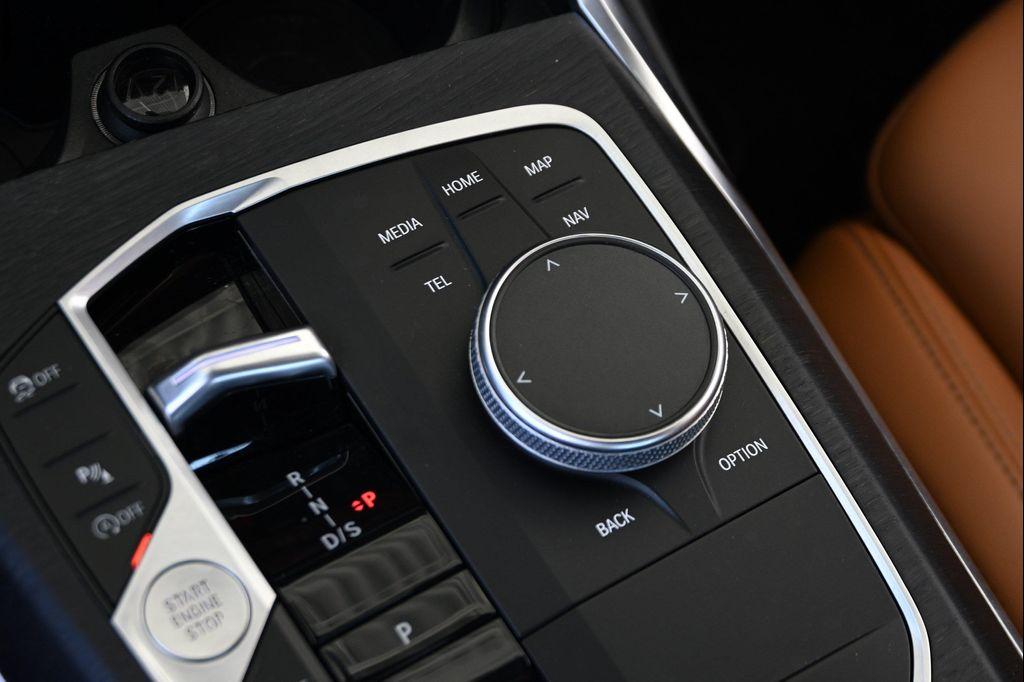 BMW 3 Series view 23
