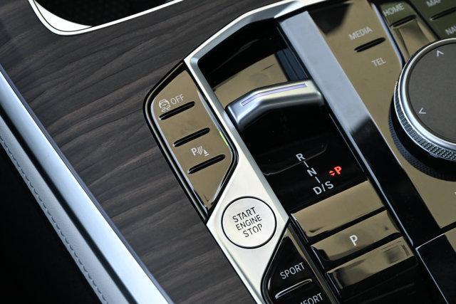 new 2026 BMW X7 car, priced at $98,635