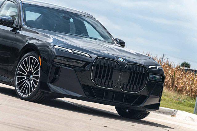 new 2025 BMW 760 car, priced at $129,225