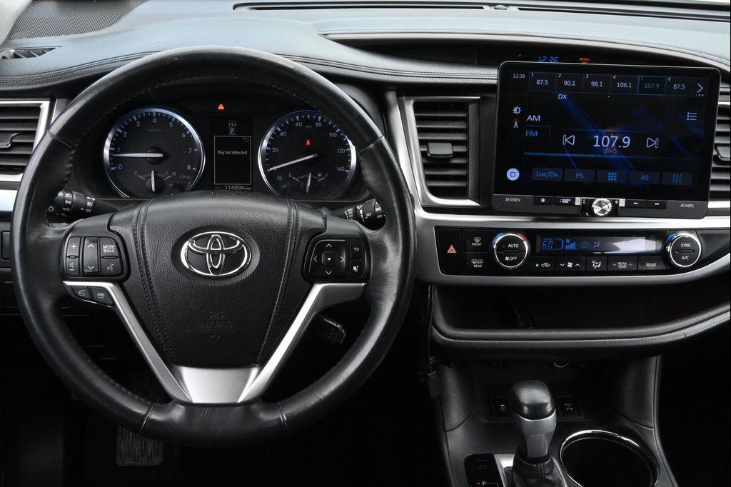 used 2014 Toyota Highlander car, priced at $19,213