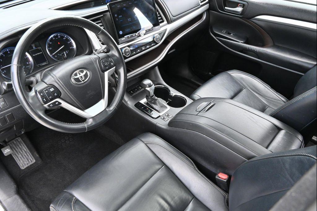 used 2014 Toyota Highlander car, priced at $19,213
