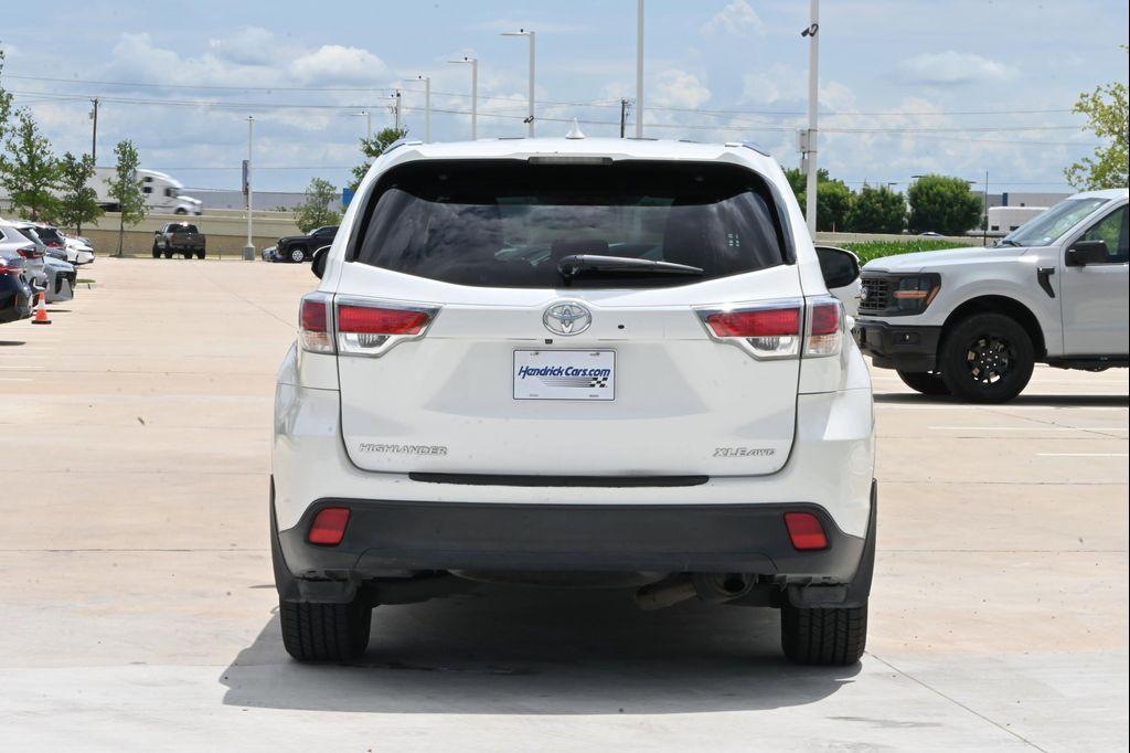 used 2014 Toyota Highlander car, priced at $19,213