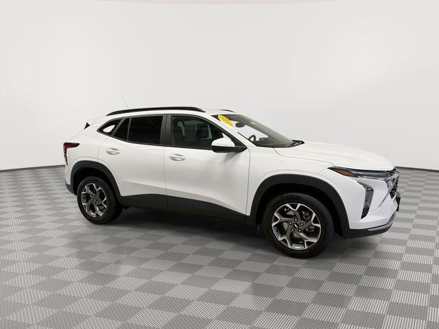 used 2025 Chevrolet Trax car, priced at $22,997