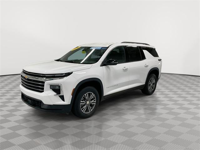 used 2025 Chevrolet Traverse car, priced at $33,239
