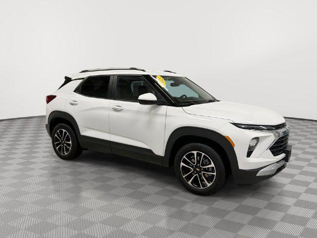 used 2025 Chevrolet TrailBlazer car, priced at $23,197