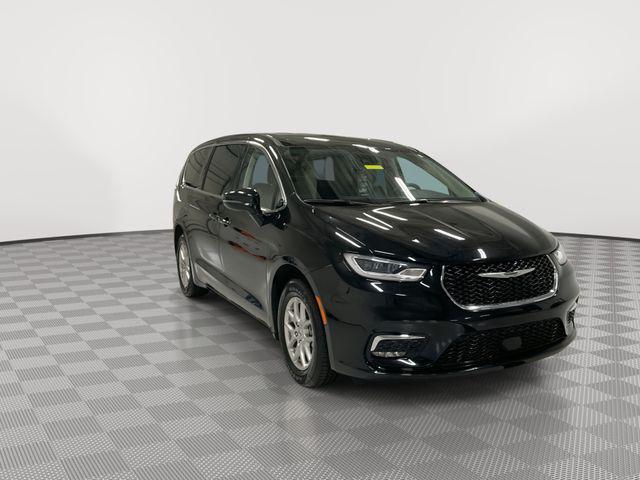 used 2024 Chrysler Pacifica car, priced at $26,988