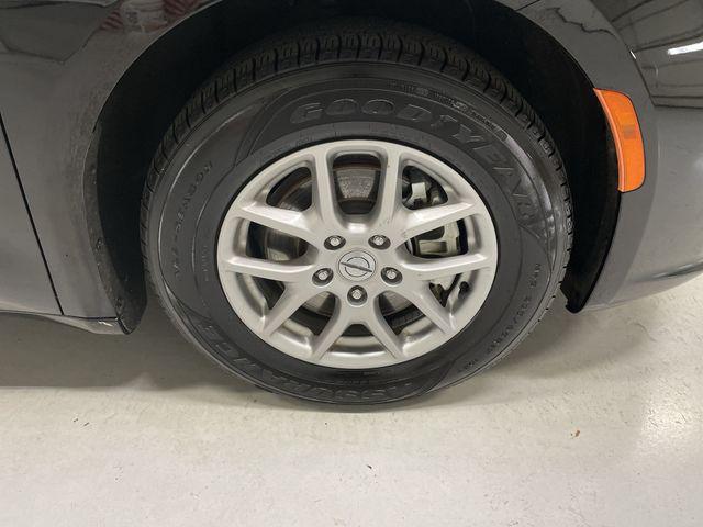 used 2024 Chrysler Pacifica car, priced at $26,988