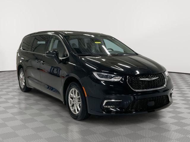 used 2024 Chrysler Pacifica car, priced at $26,700