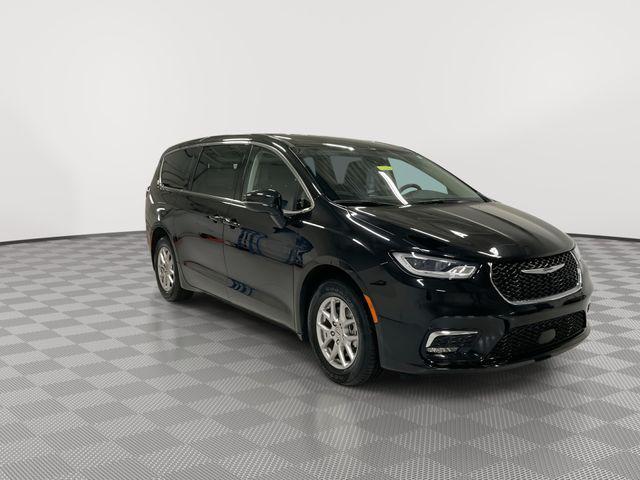 used 2024 Chrysler Pacifica car, priced at $26,988