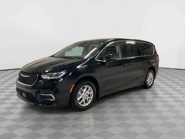 used 2024 Chrysler Pacifica car, priced at $26,988