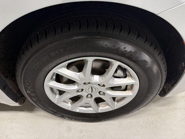 used 2024 Chrysler Pacifica car, priced at $27,988