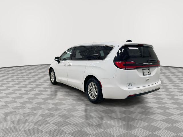 used 2024 Chrysler Pacifica car, priced at $27,988