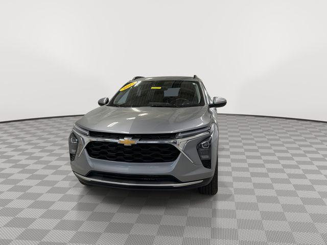 used 2025 Chevrolet Trax car, priced at $22,611
