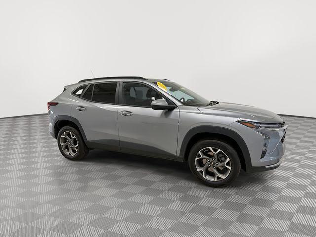 used 2025 Chevrolet Trax car, priced at $22,611