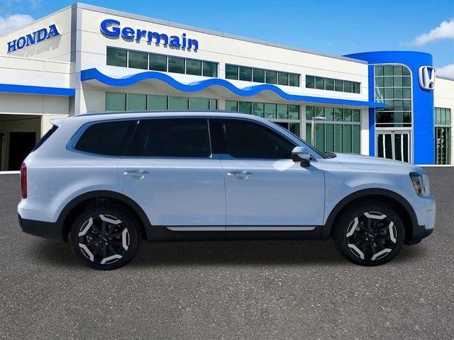 used 2025 Kia Telluride car, priced at $37,339