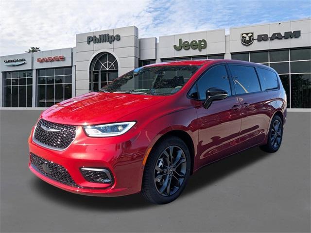 new 2026 Chrysler Pacifica car, priced at $44,035