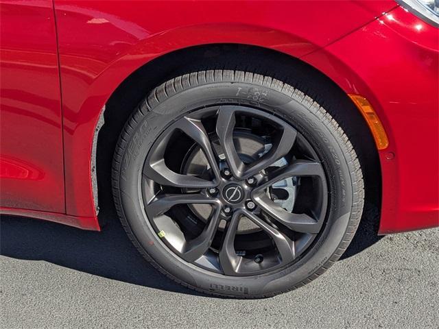 new 2026 Chrysler Pacifica car, priced at $44,035