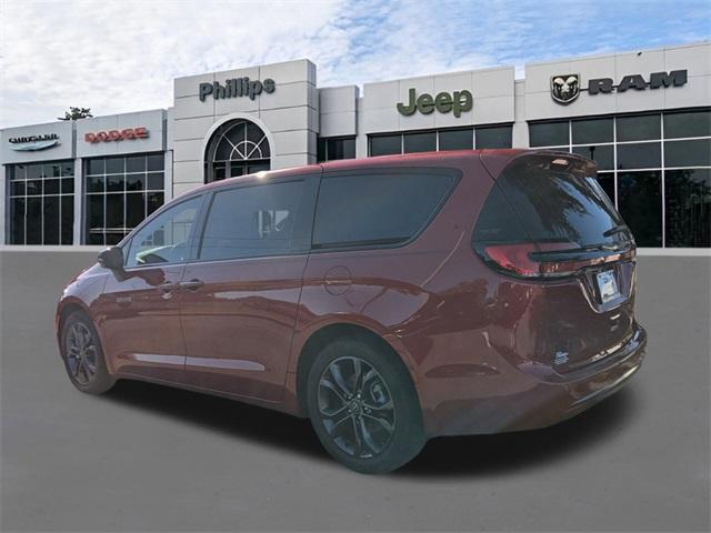 new 2026 Chrysler Pacifica car, priced at $44,035