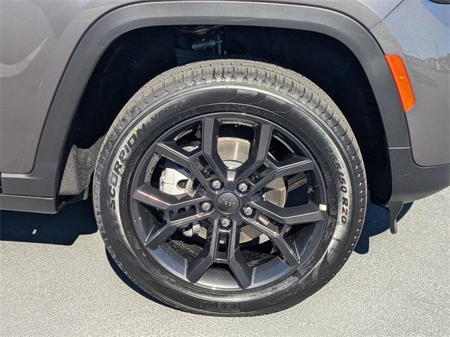new 2025 Jeep Grand Cherokee car, priced at $49,128