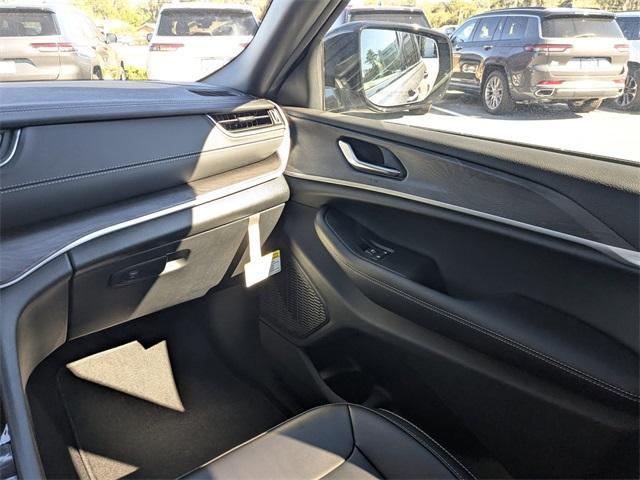 new 2025 Jeep Grand Cherokee car, priced at $49,128