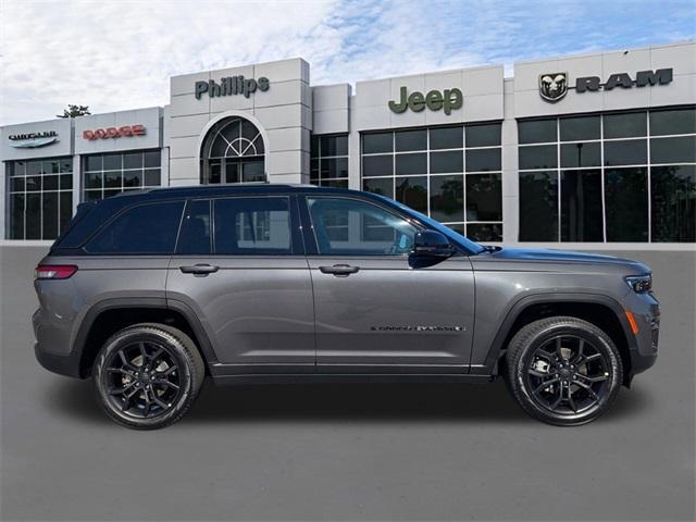 new 2025 Jeep Grand Cherokee car, priced at $49,128