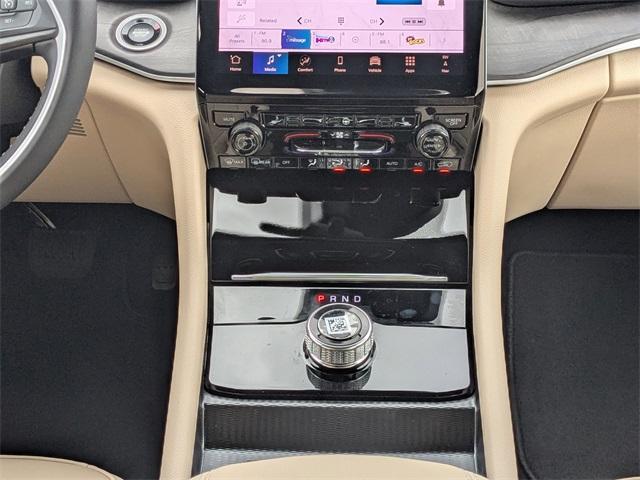 new 2025 Jeep Grand Cherokee car, priced at $41,157