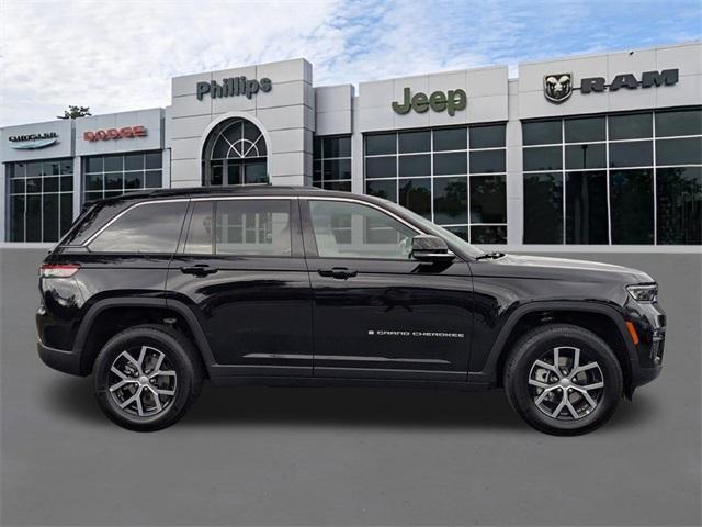 new 2025 Jeep Grand Cherokee car, priced at $41,157