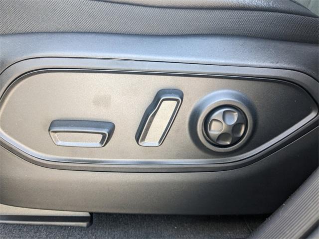 new 2025 Jeep Grand Cherokee car, priced at $40,353