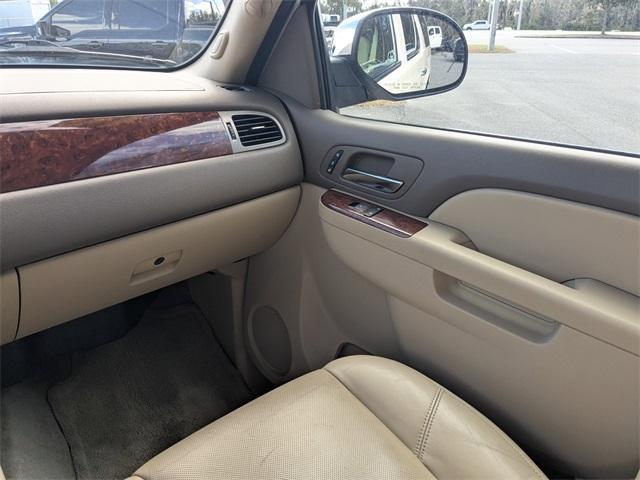 used 2010 Chevrolet Suburban car, priced at $9,999