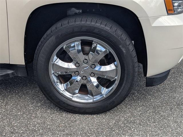 used 2010 Chevrolet Suburban car, priced at $9,999