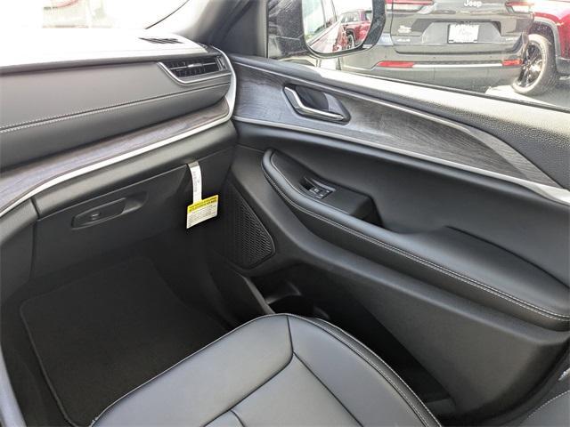 new 2025 Jeep Grand Cherokee car, priced at $50,230