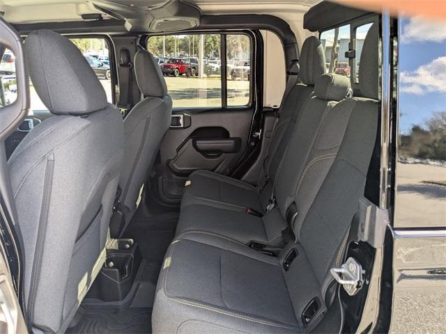 used 2025 Jeep Gladiator car, priced at $38,000