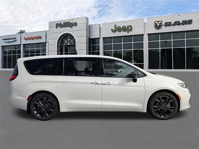 new 2026 Chrysler Pacifica car, priced at $43,315
