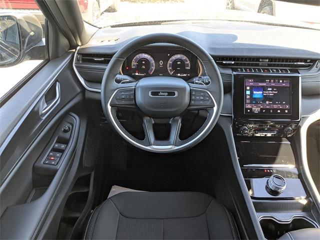 new 2025 Jeep Grand Cherokee car, priced at $37,196