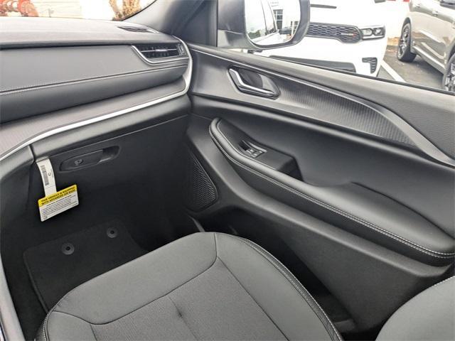 new 2026 Jeep Grand Cherokee car, priced at $42,485