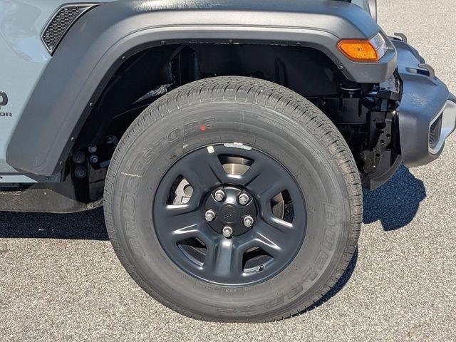 new 2026 Jeep Gladiator car, priced at $40,225