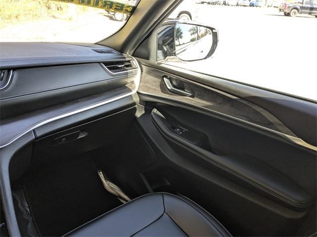 used 2025 Jeep Grand Cherokee car, priced at $39,000