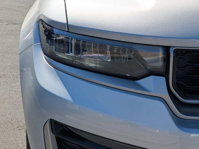 new 2026 Jeep Grand Cherokee car, priced at $47,957