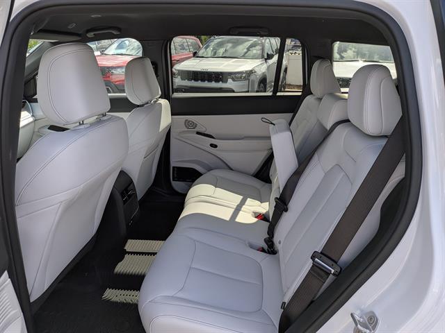 new 2026 Jeep Cherokee car, priced at $40,280