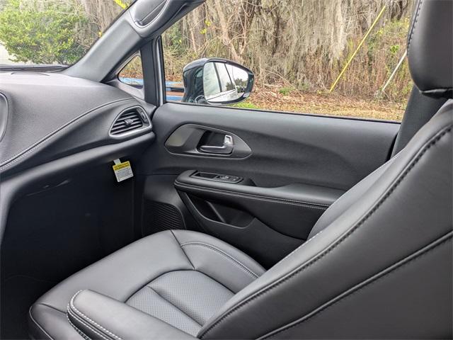 new 2026 Chrysler Pacifica car, priced at $43,935