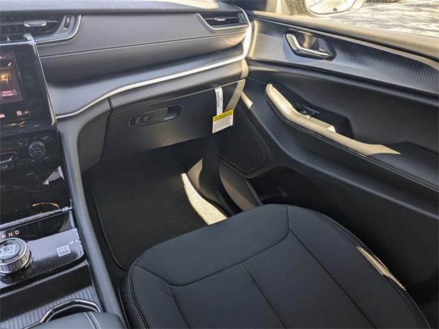 new 2025 Jeep Grand Cherokee L car, priced at $39,711