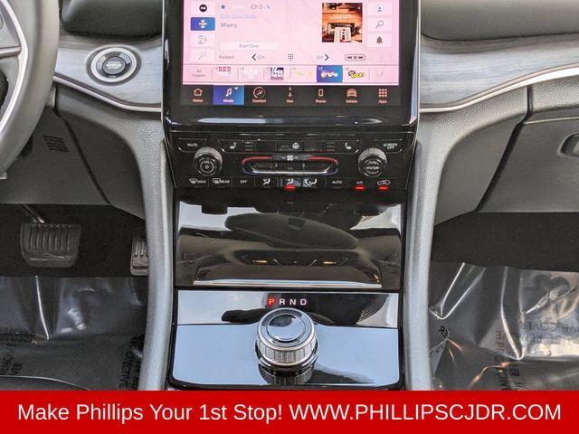 used 2023 Jeep Grand Cherokee car, priced at $28,999