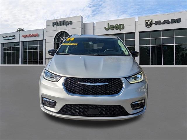 used 2024 Chrysler Pacifica car, priced at $34,999
