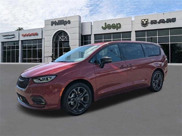 new 2026 Chrysler Pacifica car, priced at $41,269