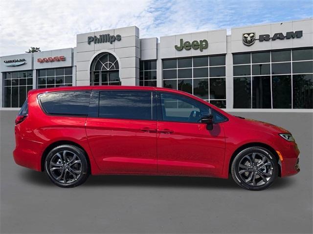 new 2026 Chrysler Pacifica car, priced at $41,269