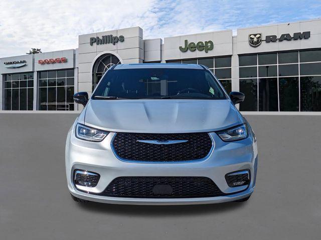 new 2026 Chrysler Pacifica car, priced at $45,574