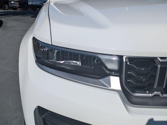 new 2026 Jeep Grand Cherokee car, priced at $47,421