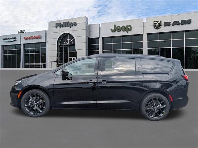 new 2026 Chrysler Pacifica car, priced at $46,680